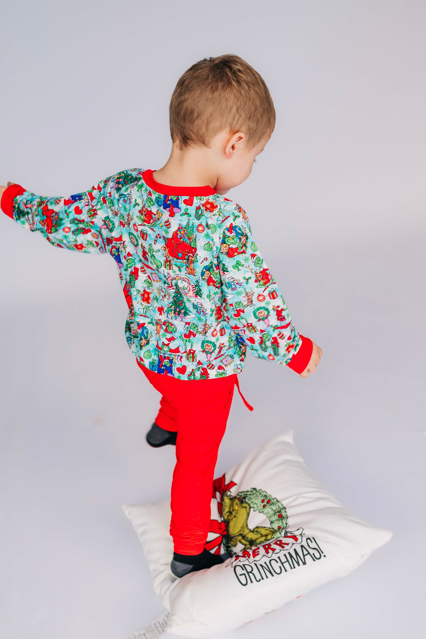 Merry WHO Crew Crewneck and Joggers Daywear