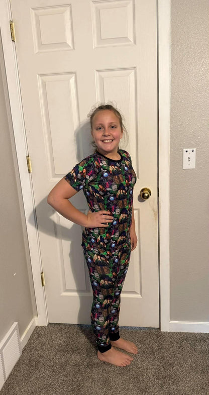 Sisters & Spells Short Sleeve and Pants 2 Piece Set